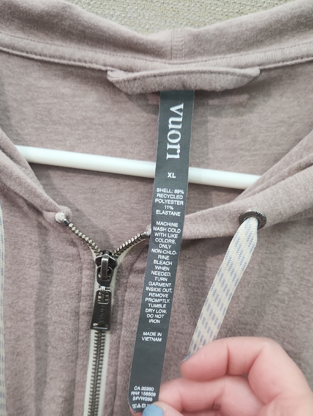 Vuori Halo Performance Hoodie 2.0 - Picture 7 of 15